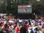 penonton-menyemut-di-lapangan_20180828_171144.jpg