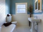 pentingnya-bahan-waterproofing-pada-rumah-yang-tak-diketahui-banyak-orang_20170117_140514.jpg