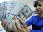 penukaran-mata-uang-dolar-as_20150304_145702.jpg
