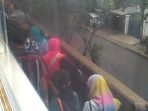 penumang-krl-bogor-jakarta_20170721_153638.jpg