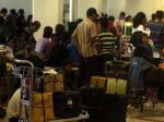 penumpang-di-bandara-juanda.jpg