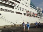 penumpang-kapal-seabourn-encorn_20171113_094420.jpg