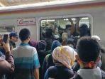 penumpang-krl-menumpuk.jpg