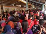 penumpang-krl-sabtu_20180428_231607.jpg