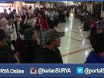 penumpang-lion-air-di-bandara-juanda_20160510_162132.jpg