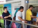 penumpang-pesawat-antre_20160206_103547.jpg