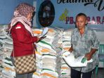 penyaluran-bantuan-pangan-di-malang_20230605_154930.jpg