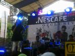 penyanyi-alika-tampil-di-bandung_20141127_084445.jpg
