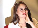 penyanyi-dan-artis-peran-cinta-laura-kiehl_20151229_190749.jpg