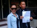 penyanyi-dangdut-rere-regina_20150925_172212.jpg