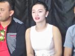 penyanyi-dangdut-zaskia-gotik-bersama-kuasa-hukum_20160322_165240.jpg