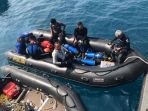 penyelam-dari-polisi-air-mabes-polri-lakukan-penyelaman-untuk-mencari-pesawat-lion-air-jt_20181102_081754.jpg