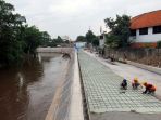 penyelesaian-jalan-inspeksi-kali-ciliwung_20171029_144715.jpg