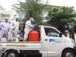penyemprotan-disinfektan-di-lingkungan-warga_20220210_133039.jpg