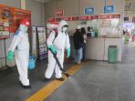penyemprotan-disinfektan-di-stasiun-poris_20200317_170625.jpg