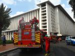 penyemprotan-disinfektan-masjid-istiqlal-jelang-new-normal_20200603_130745.jpg