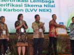penyerahan-akreditasi-ok.jpg