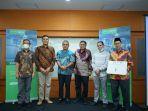 penyerahan-bantuan-peralatan-solar-inverter-cl36-dengan-kapasitas-36-kwp-kepada-jurusan.jpg