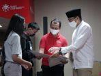 penyerahan-beasiswa-pelajar.jpg
