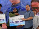 penyerahan-beasiswa-perum-perindo.jpg