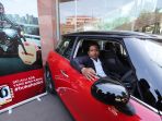 penyerahan-mini-cooper-hasil-serbu-seru-bukalapak_20181217_234500.jpg