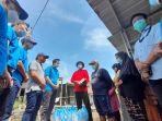 penyerahan-paket-sembako-ydkk-terhadap-komunitas-tukang-becak-di-pasar-tambaklorok.jpg