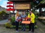 penyerahan-perlengkapan-p3k-oleh-perwakilan-universitas-indonesia-d.jpg