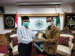 penyerahan-wakaf-alquran-dari-sinar-mas.jpg