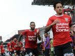 penyerang-bali-united-irfan-bachdim-depan-dalam-sesi-latihan_20180124_134624.jpg