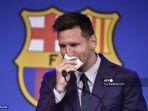 penyerang-barcelona-lionel-messi-menangis-pada-awal-konferensi-pers-di-stadion-camp-nou-menagis.jpg