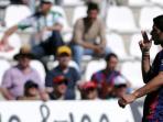 penyerang-barcelona-luis-suarez-merayakan-gol_20150502_231258.jpg
