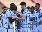 penyerang-belgia-inter-milan-romelu-lukaku-2ndl-merayakan-alessandro-bastoni.jpg