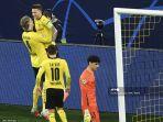 penyerang-dortmund-asal-norwegia-erling-braut-haaland-merayakan-gol-pembuka-bersama-rekan-setim.jpg