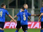 penyerang-italia-andrea-belotti-gelandang-italia-stefano-sensi-bek-italia-leonardo-bonucci.jpg