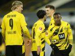penyerang-jerman-dortmund-youssoufa-moukoko-merayakan-kemenangan-dengan-haaland.jpg