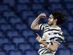 penyerang-manchester-united-edinson-cavani-merayakan-setelah-mencetak-gol-lawan-roma.jpg