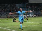 penyerang-persela-lamongan-loris-arnaud.jpg
