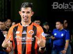 penyerang-perseru-serui-silvio-escobar-3.jpg