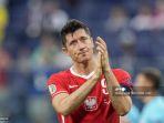 penyerang-polandia-robert-lewandowski-bereaksi-setelah-kalah.jpg