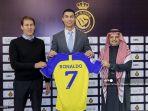 penyerang-portugal-cristiano-ronaldo-berpose-dengan-rudi-garcia.jpg