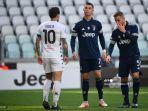 penyerang-portugal-juventus-cristiano-ronaldo-dan-gelandang-juventus-dari-brasil-arthur.jpg