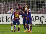 penyerang-prancis-barcelona-ousmane-dembele-tengah-merayakan-dengan-rekan-satu-timnya.jpg