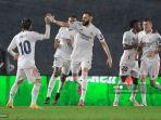 penyerang-real-madrid-karim-benzema-melakukan-selebrasi-setelah-mencetak-gol-ke-gawnag-chelsea.jpg