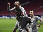penyerang-spanyol-athletic-bilbao-iker-muniain-atas-merayakan-dengan-rekannya.jpg