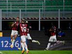 penyerang-swedia-ac-milan-zlatan-ibrahimovic-melakukan-selebrasi-bersama-rekannya.jpg