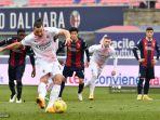 penyerang-swedia-ac-milan-zlatan-ibrahimovic-melakukan-tembakan-dan-melewatkan-tendangan-penalti.jpg