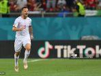 penyerang-swiss-haris-seferovic-mencetak-gol-menghadapi-prancis-di-babak-16-besar-euro-2020.jpg