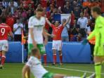 penyerang-wales-gareth-bale-merayakan-keunggulan_20160626_005132.jpg