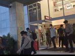 penyidik-kpk-geledah-kantor-setjen-dpr-ri-kasus-korupsi-pengadaan-perabotan-rumah-dpr.jpg