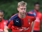 per-mertesacker_20150915_144313.jpg